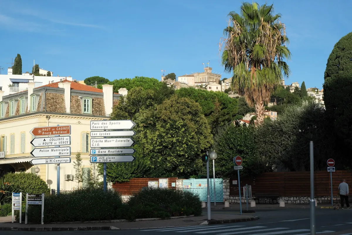 Haut-de-Cagnes et château Grimaldi, secteur d’intervention de l’entreprise de nettoyage Anegnet Services