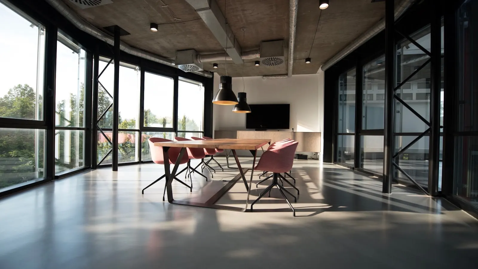 Open space moderne, cadre d’un nettoyage de bureau à Cannes par Anegnet Services