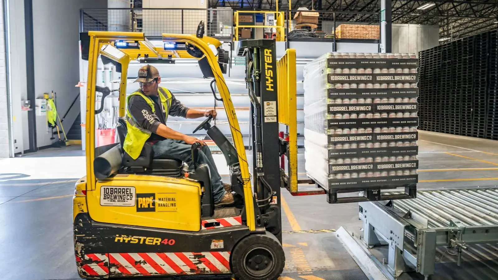 Entrepôt et allées d’atelier, nettoyage industriel à Carros par Anegnet Services